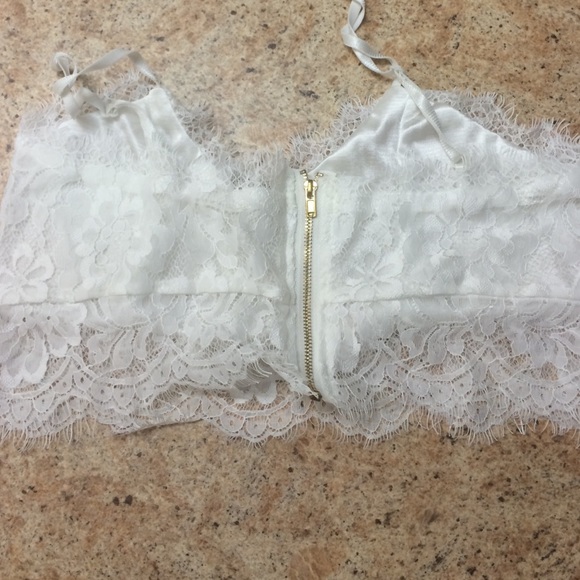 White lace crop top - Picture 2 of 3