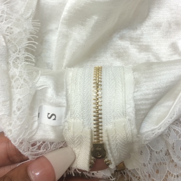 White lace crop top - Picture 3 of 3