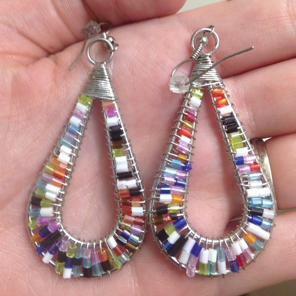 Super cute multicolored dangle earrings NEW
