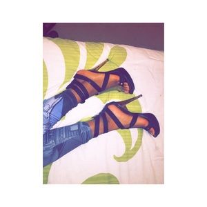 "H by Halston" black and gold heels