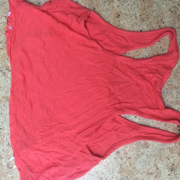 Crop top 🙌🏾 - Picture 2 of 4