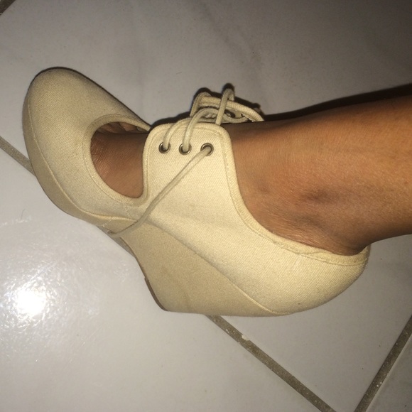 Khaki wedges - Picture 2 of 3