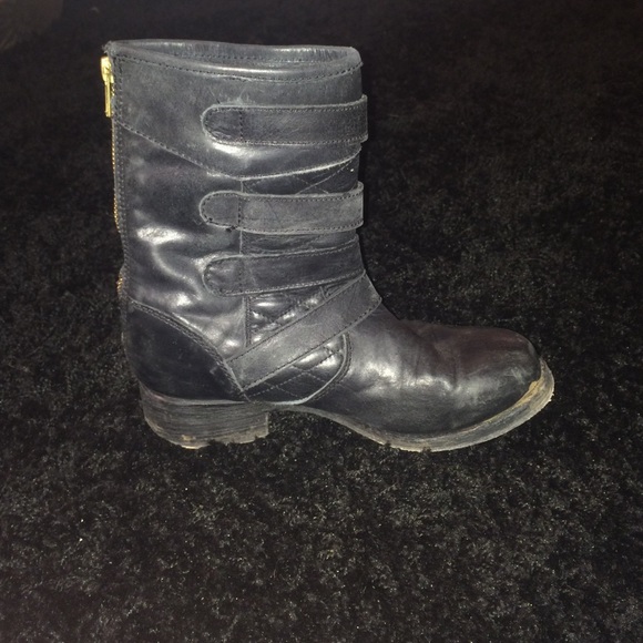 Black Buckled booties - Picture 3 of 3