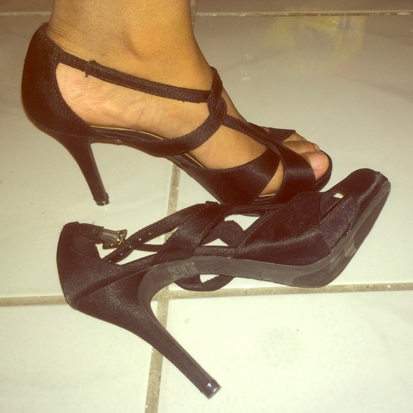 Black heels - Picture 1 of 1