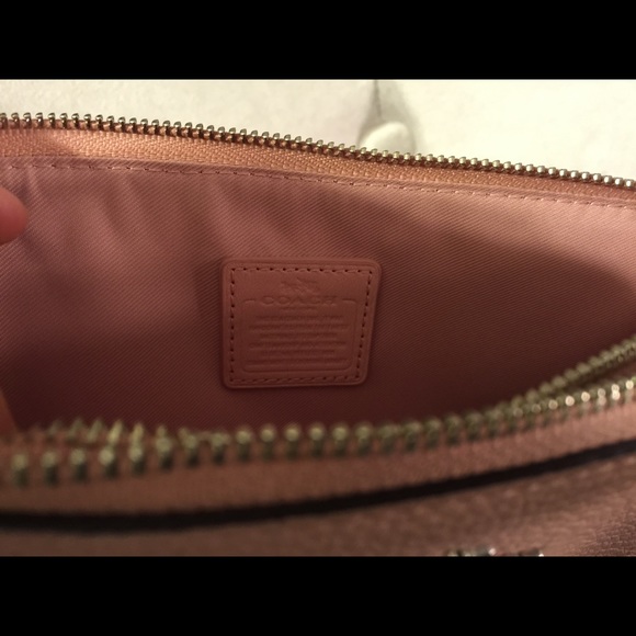 Coach Women Blush Pink Coach Wristlet/Wallet Pebble Leather