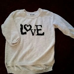White knitted "love" sweatshirt