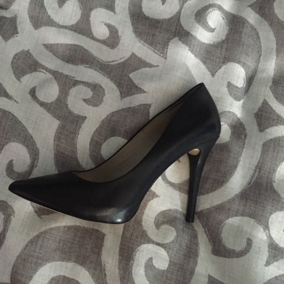 Michael Kors shoes I only wear them once - Picture 4 of 4