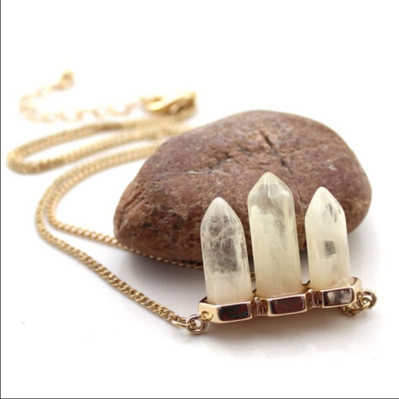 Ivory & Gold Pendant necklace