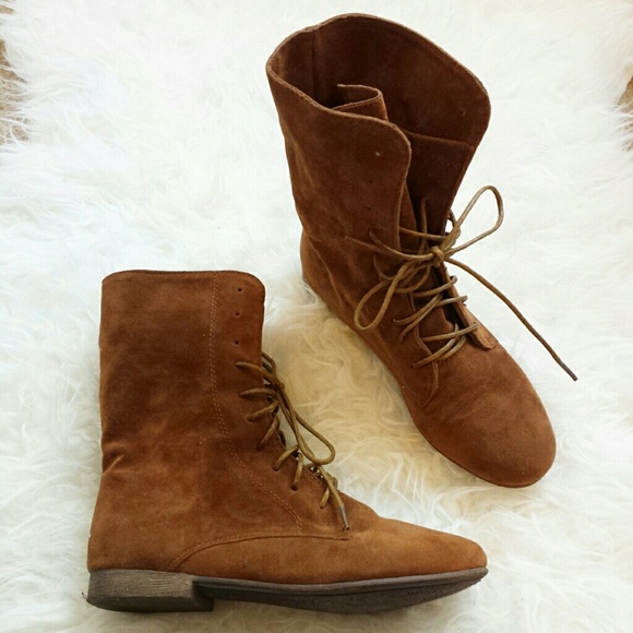 🚫❎SOLD❎🚫 Breckelle's - Lace up booties