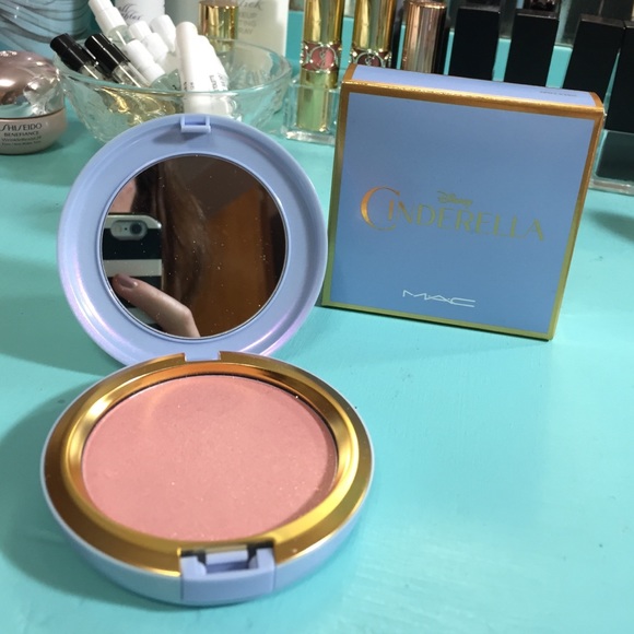 BNIB MAC Cinderella Beauty Powder - Coupe D'Chic