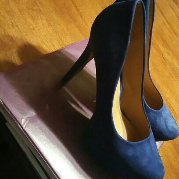 Pumps - Picture 3 of 3