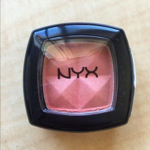 NYX eyeshadow in "Tropical"