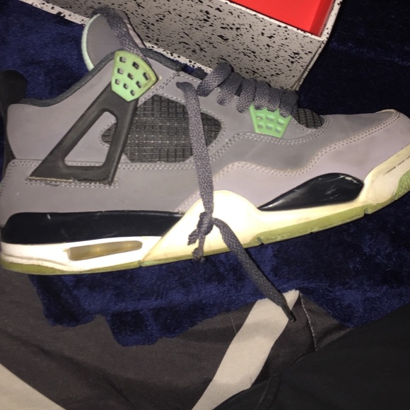 Air jordan retro 4 green glows - Picture 2 of 4