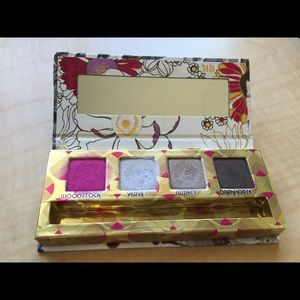 Urban Decay eyeshadow palette