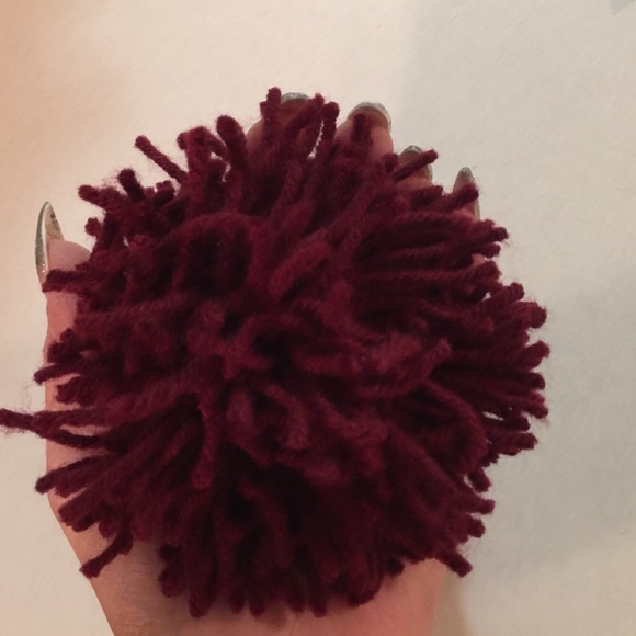 Pom Pom Keychain🗝 - Picture 2 of 4