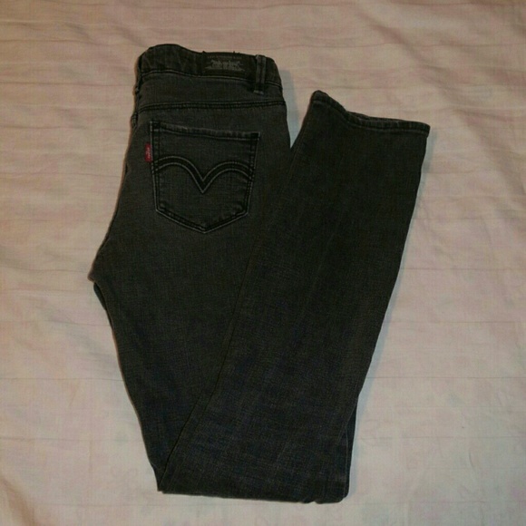 Black faded LEVIs skinny jeans