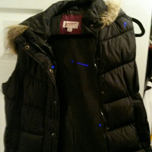 Puffer vest with fur hood