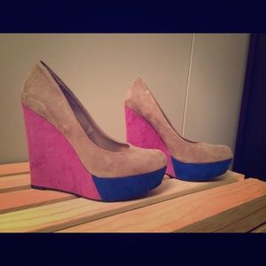 Colorful pair of Worthington wedges