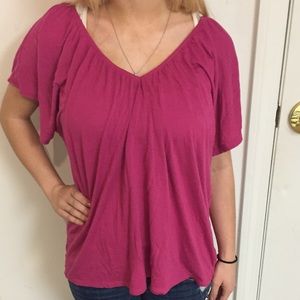American eagle flowy v neck