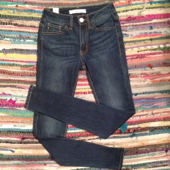 KanCan Size 23 NWOT