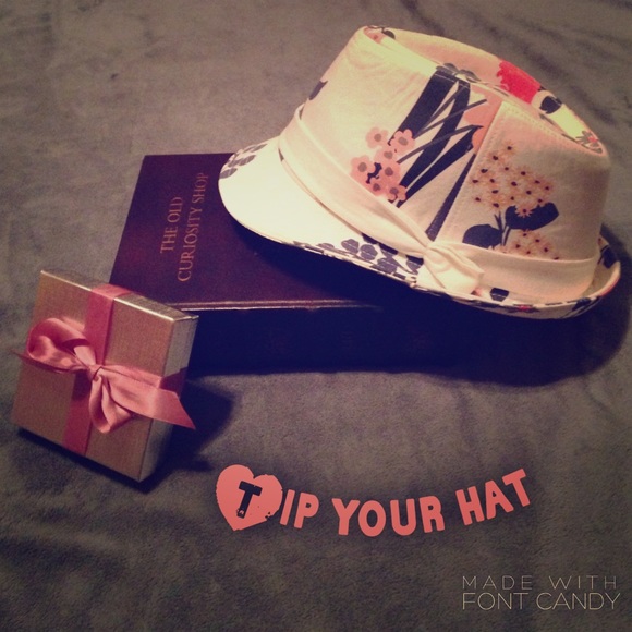 American Eagle Outfitters Fedora hat.