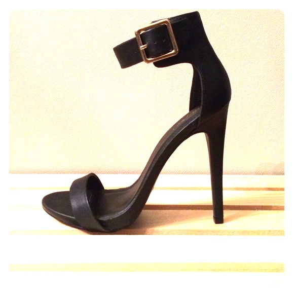 Gorgeous & classic pumps