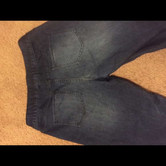 Christopher and Banks petite size 12 crops