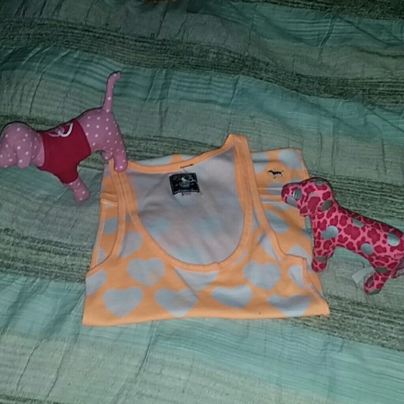 Love Pink tank top 2 VS Dog's. .