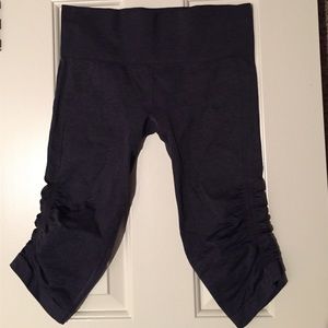 lululemon in the flow crop.