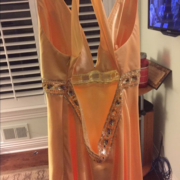 Beautiful yellow prom dress - Picture 2 of 4