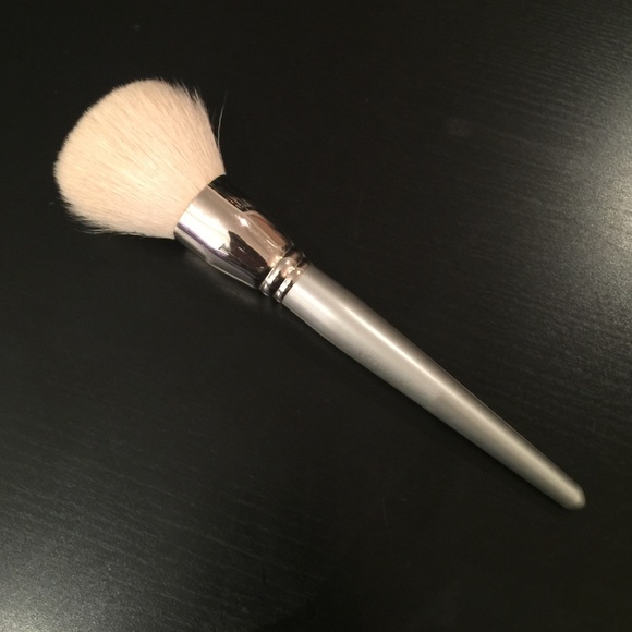 Sephora powder brush- used