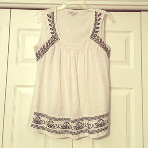 Banana Republic White/Navy Stitch Too