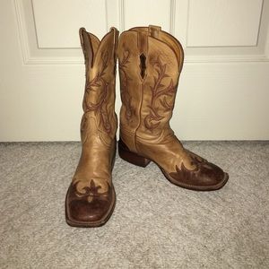 Beautiful, barely used Lucchese cowboy boots!