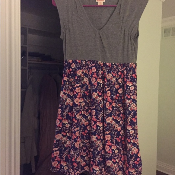 Dress - Picture 1 of 1