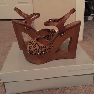Jessica Simpson wedges •