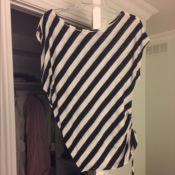 Striped top - Picture 1 of 2