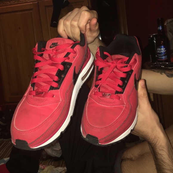 Nikes - Picture 3 of 3