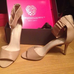 Vince Camuto heels 💖