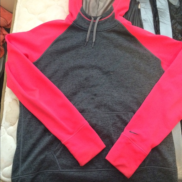 Nike Sweatshirt - Picture 1 of 4