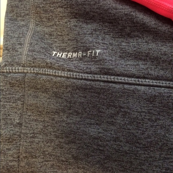 Nike Sweatshirt - Picture 2 of 4