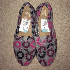 Brand new TOMS