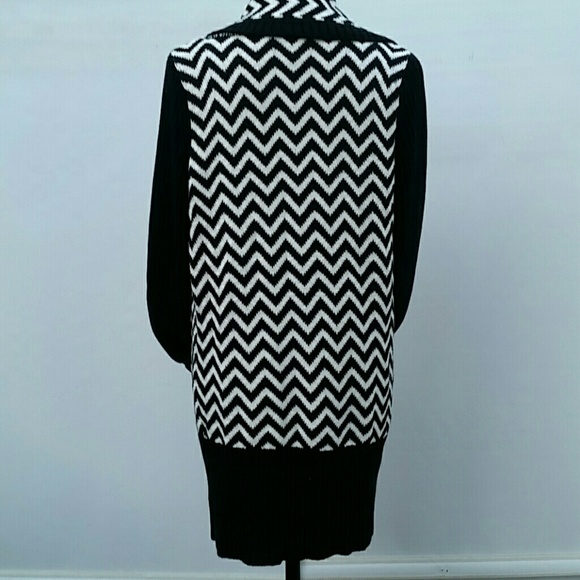 Chevron Striped Sweater - Picture 4 of 4