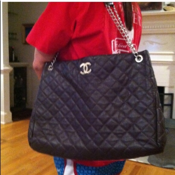 Quilted hobo bag