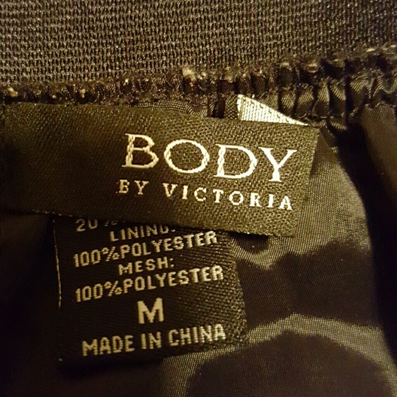 SOLD. Victoria Secret skirt! Gold metallic. - Picture 3 of 4