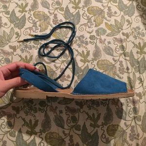 Suede tie up/lace up open toe flats collegiglioni