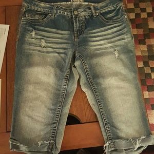 Jean Capris with Fleur De Lis decal