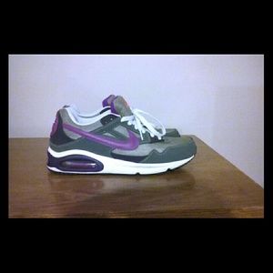 Nearly brand new Nikes