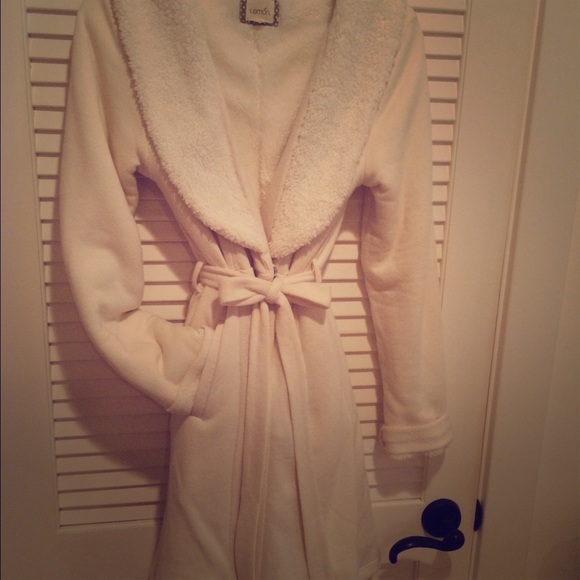 Fluffy Cream Robe