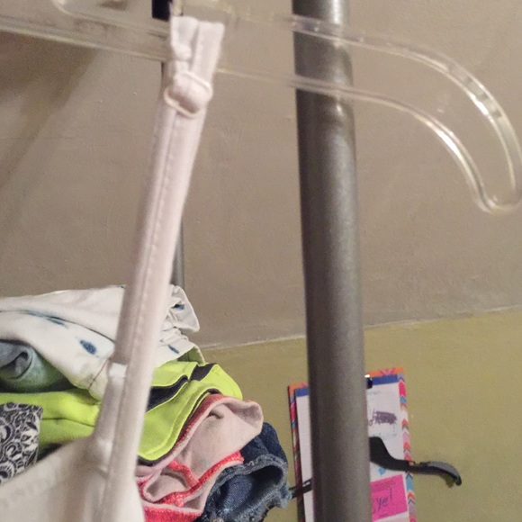 Hang down - Picture 2 of 3