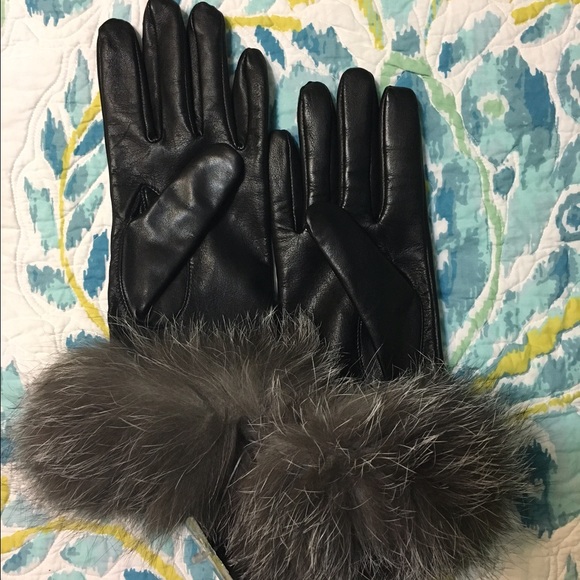 Fur Gloves - Picture 2 of 3